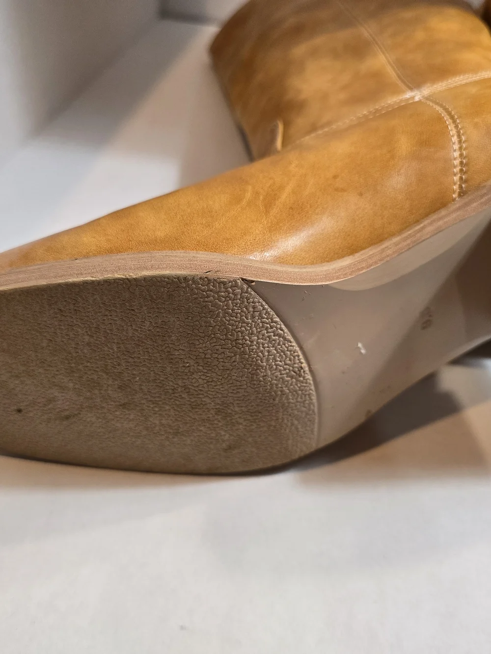 Women’s Tall Riding Boots in Tan - Classic Leather Look